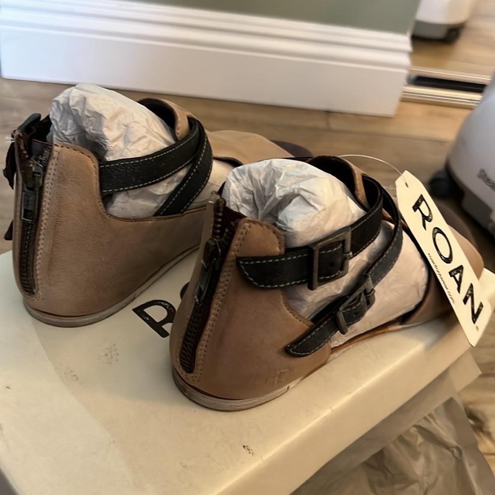 Bed Stu Tan and Black Women's Sandals - Picture 8 of 9